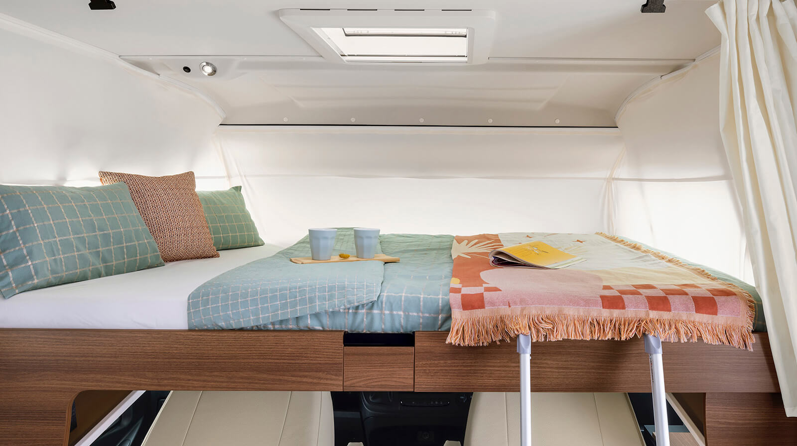 FOTOGRAFÍAS EN EL INTERIOR RAPIDO Autocaravana C55i