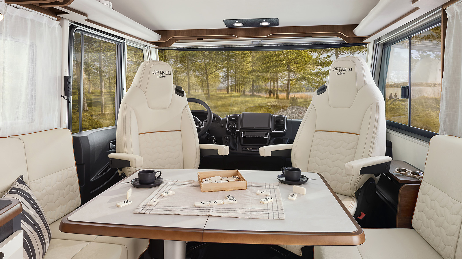 FOTOGRAFÍAS EN EL INTERIOR RAPIDO Autocaravana C66i
