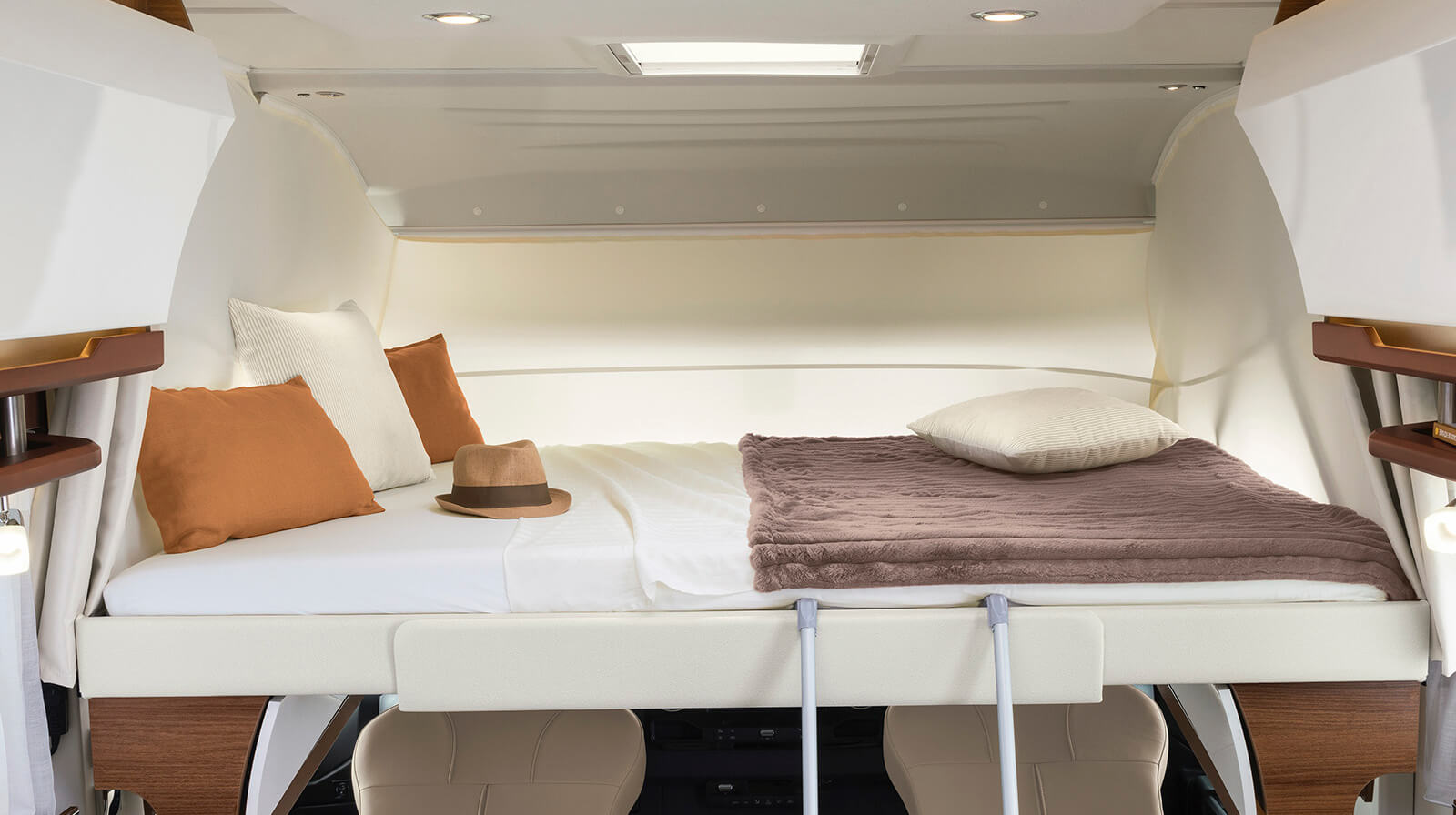 FOTOGRAFÍAS EN EL INTERIOR RAPIDO Autocaravana i166M
