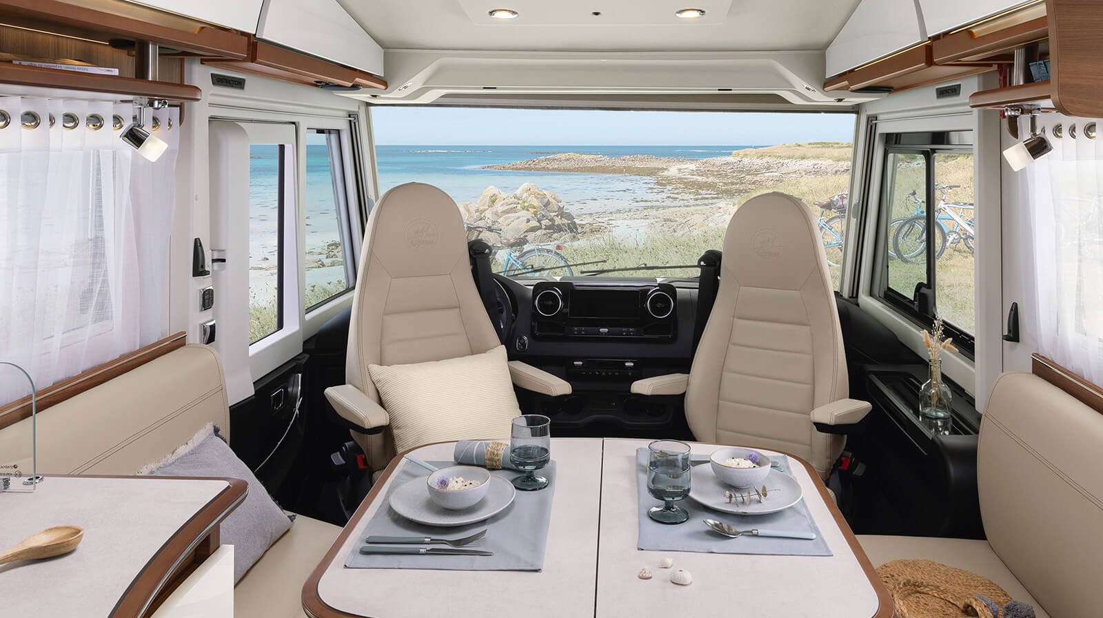 FOTOGRAFÍAS EN EL INTERIOR RAPIDO Autocaravana i66M