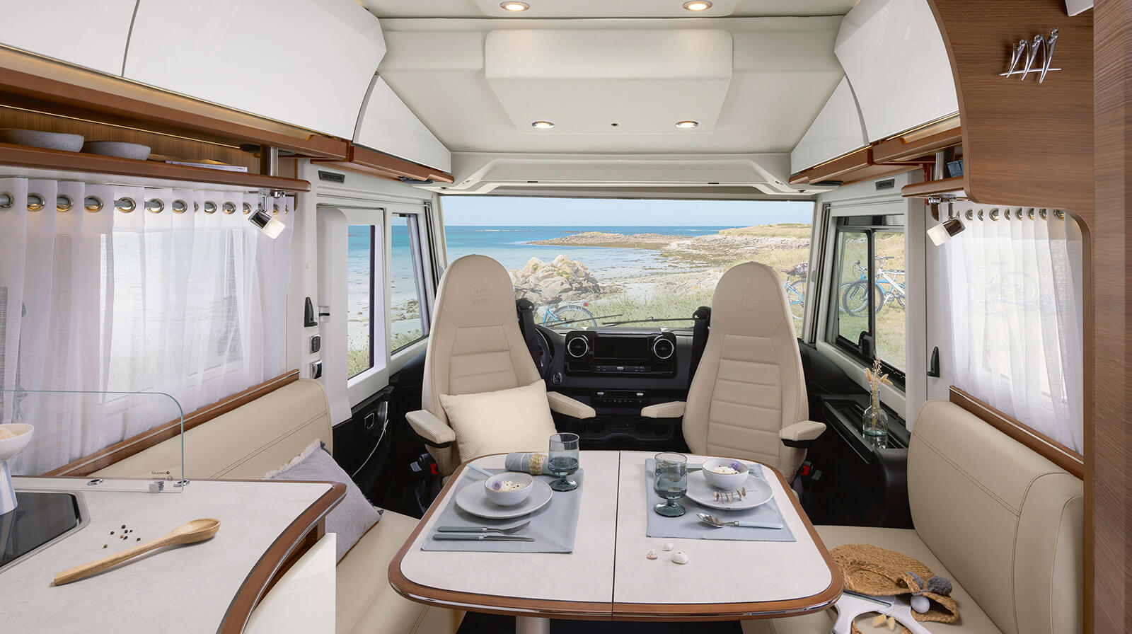 FOTOGRAFÍAS EN EL INTERIOR RAPIDO Autocaravana i66M ALDE