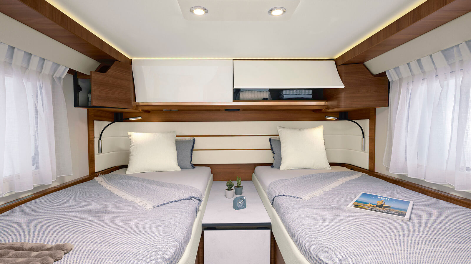 FOTOGRAFÍAS EN EL INTERIOR RAPIDO Autocaravana i66M ALDE