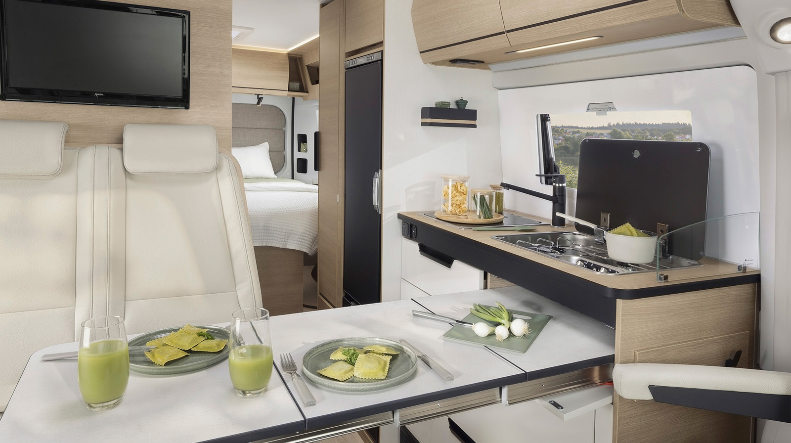 FOTOGRAFÍAS EN EL INTERIOR RAPIDO Autocaravana V64