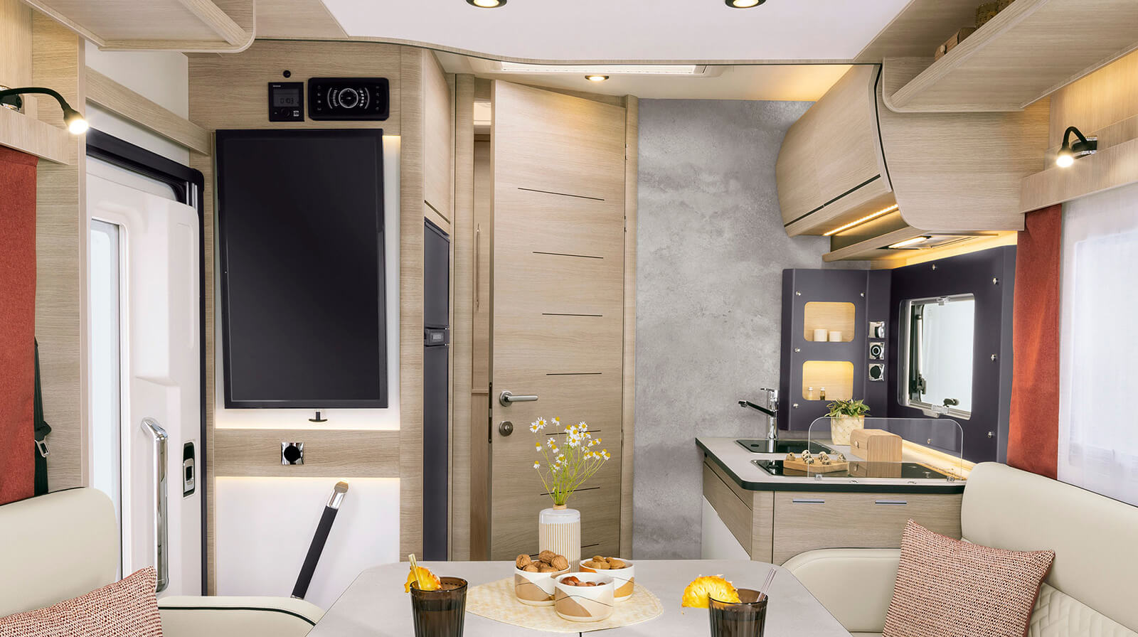 FOTOGRAFÍAS EN EL INTERIOR RAPIDO Autocaravana 606F