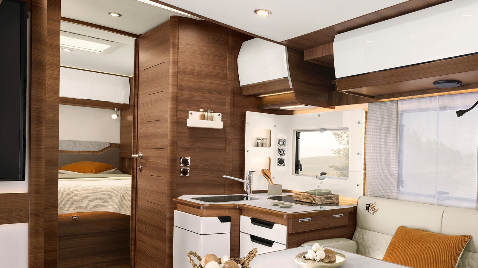 FOTOGRAFÍAS EN EL INTERIOR RAPIDO Autocaravana 696F