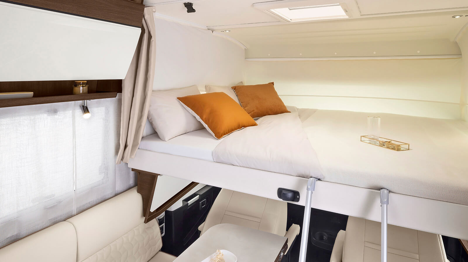 FOTOGRAFÍAS EN EL INTERIOR RAPIDO Autocaravana 8066dF