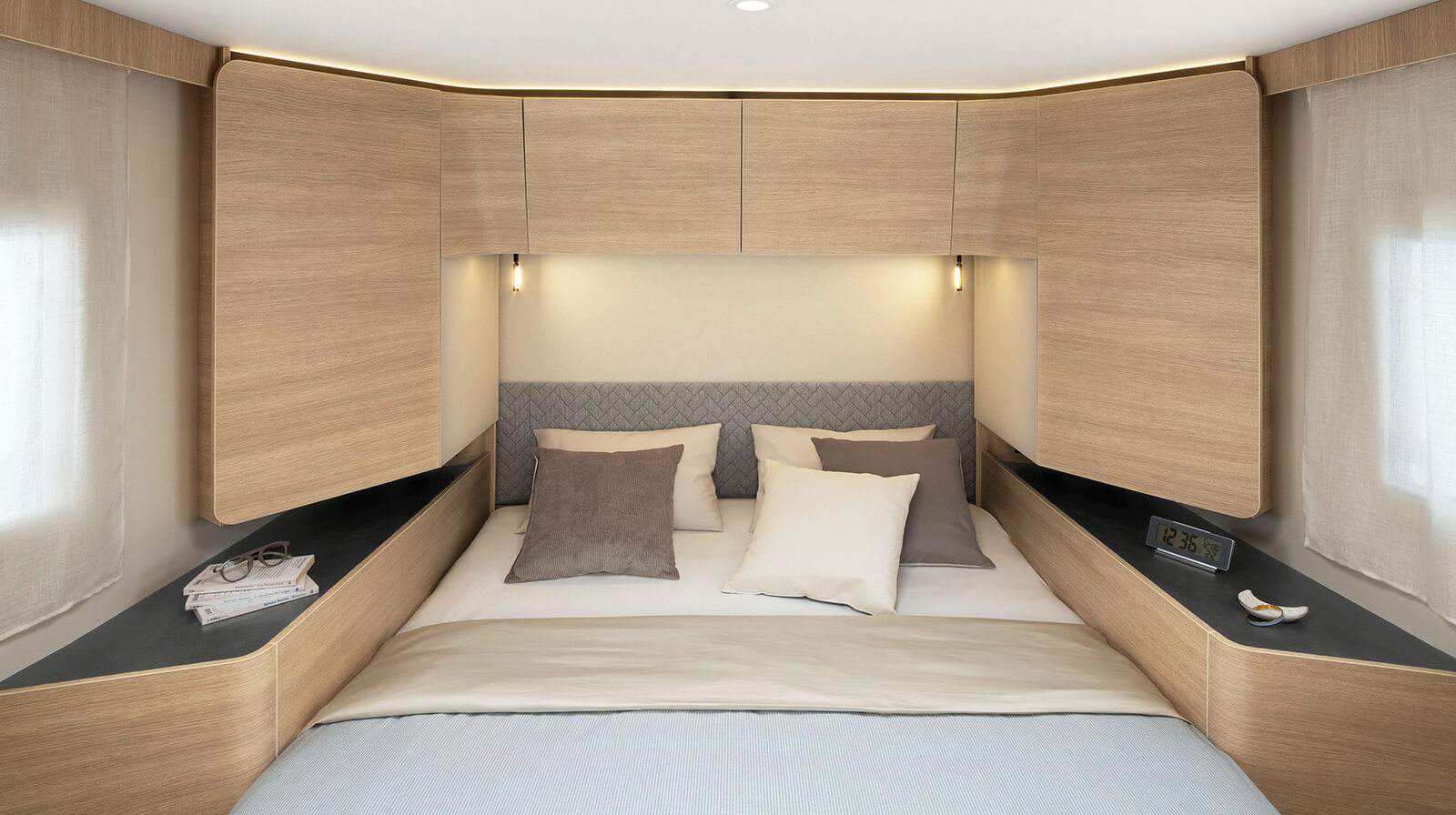 FOTOGRAFÍAS EN EL INTERIOR RAPIDO Autocaravana 850F