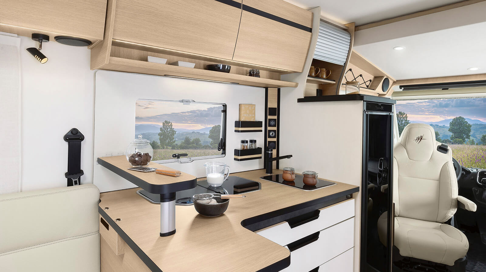 FOTOGRAFÍAS EN EL INTERIOR RAPIDO Autocaravana 854F