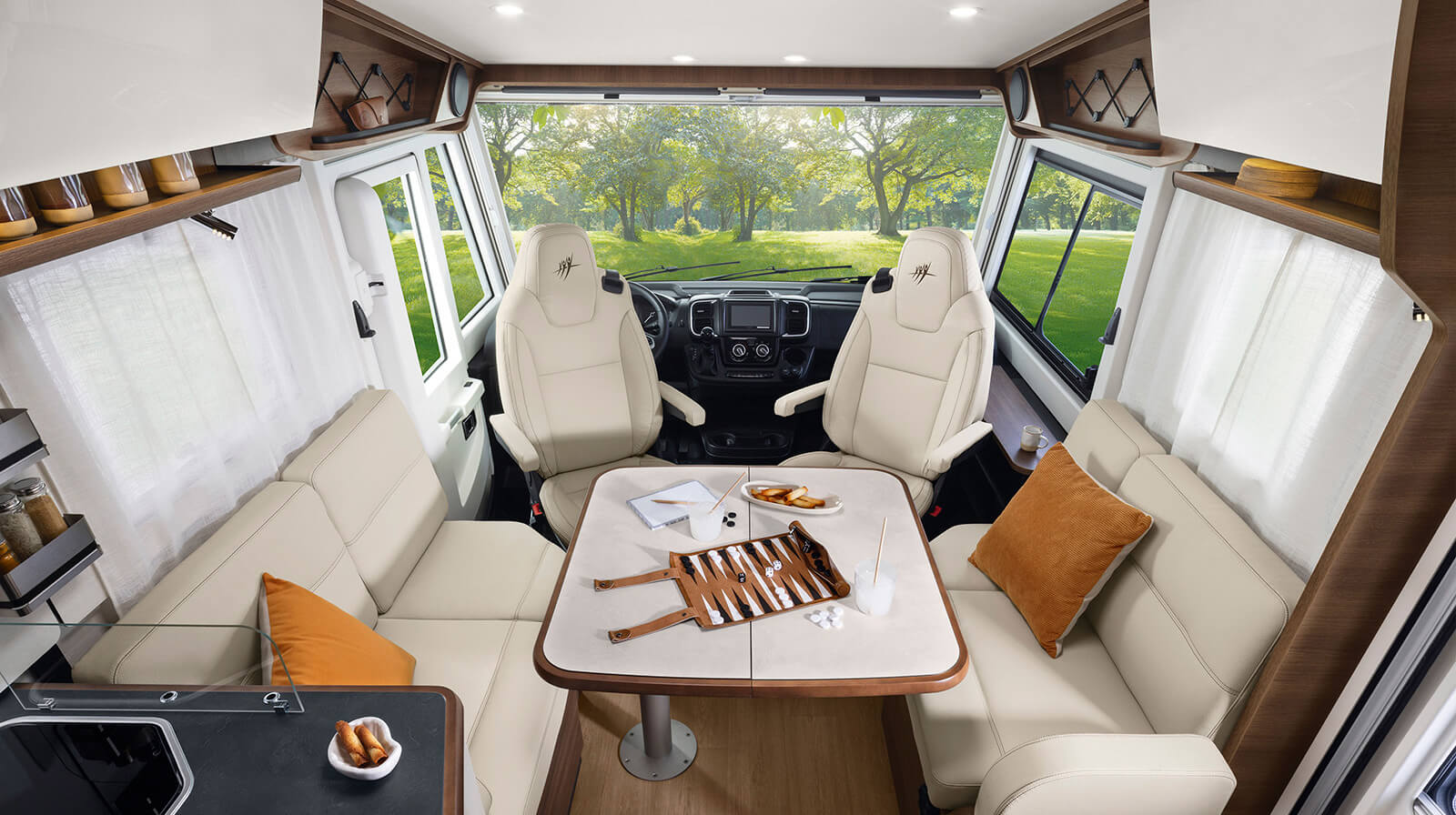 FOTOGRAFÍAS EN EL INTERIOR RAPIDO Autocaravana 866F