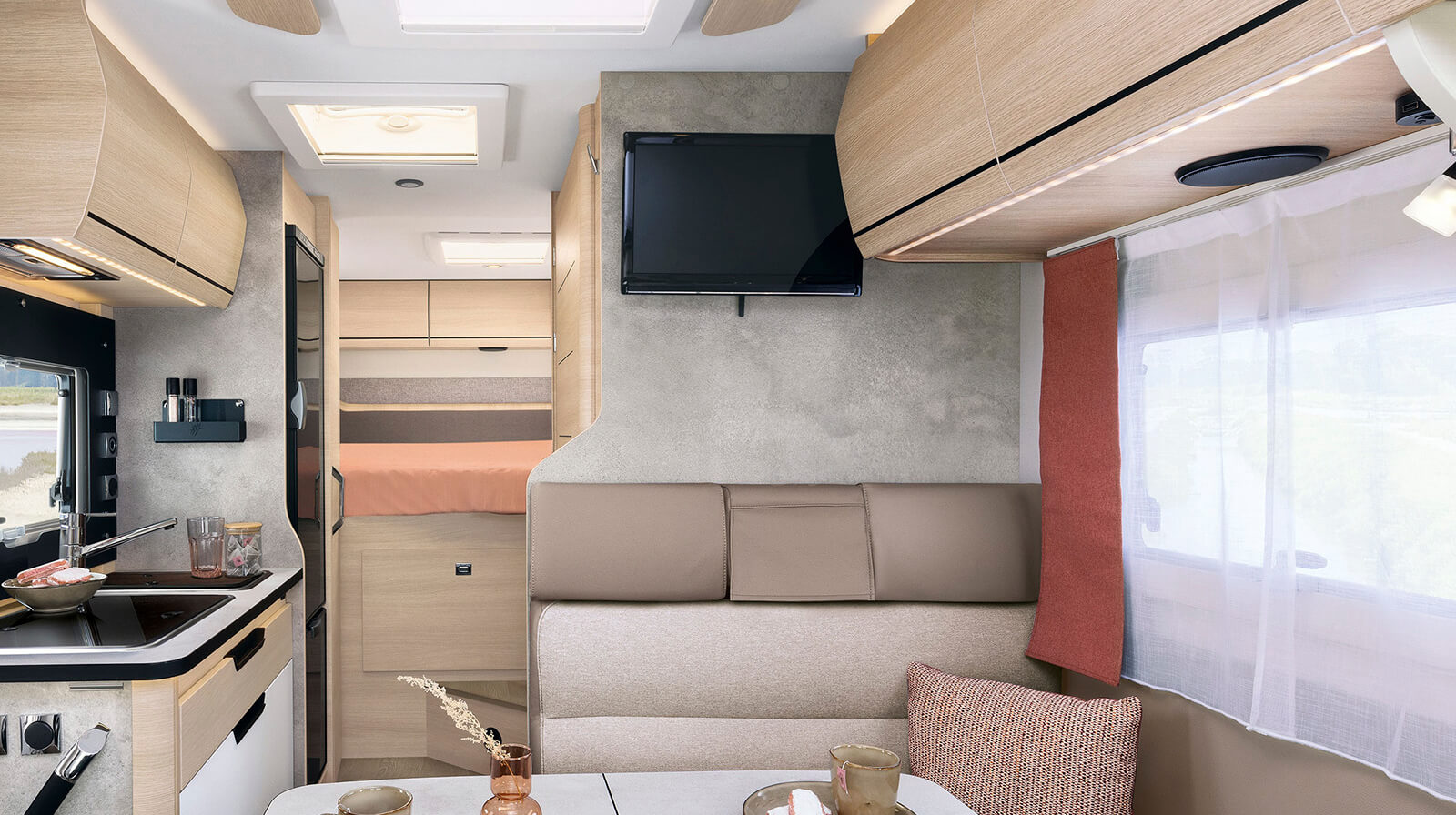 FOTOGRAFÍAS EN EL INTERIOR RAPIDO Autocaravana C03