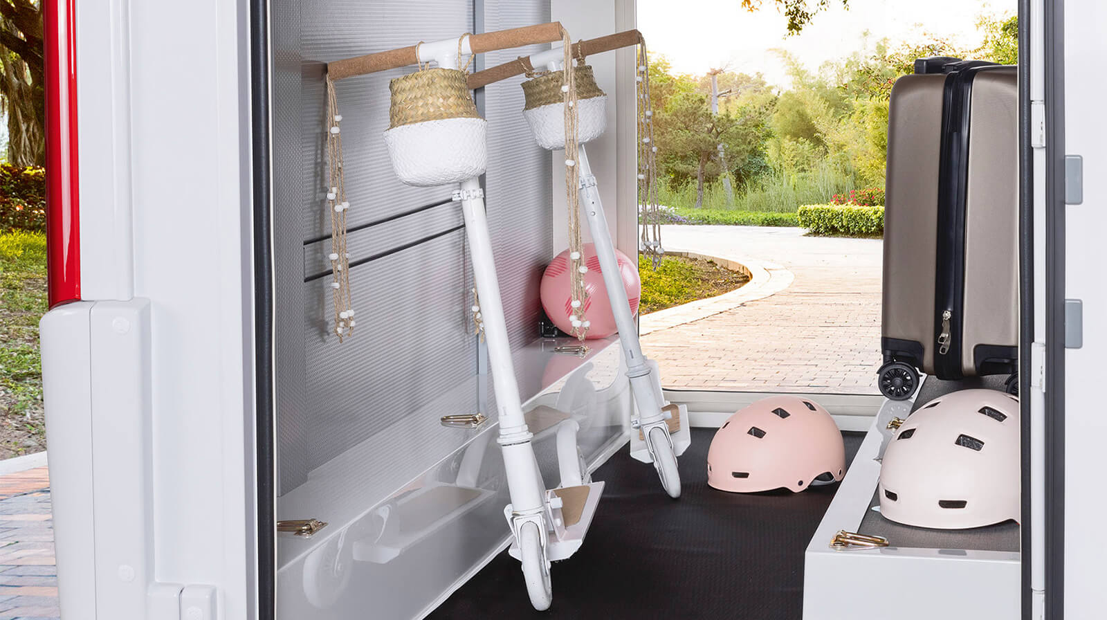 FOTOGRAFÍAS EN EL INTERIOR RAPIDO Autocaravana C03