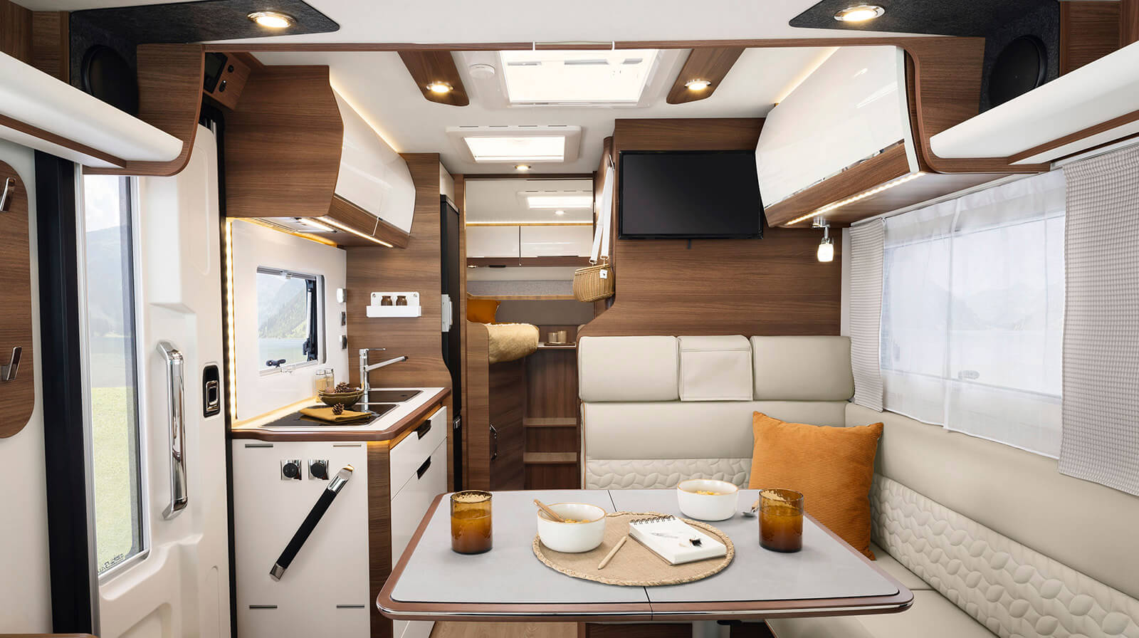 FOTOGRAFÍAS EN EL INTERIOR RAPIDO Autocaravana C55i