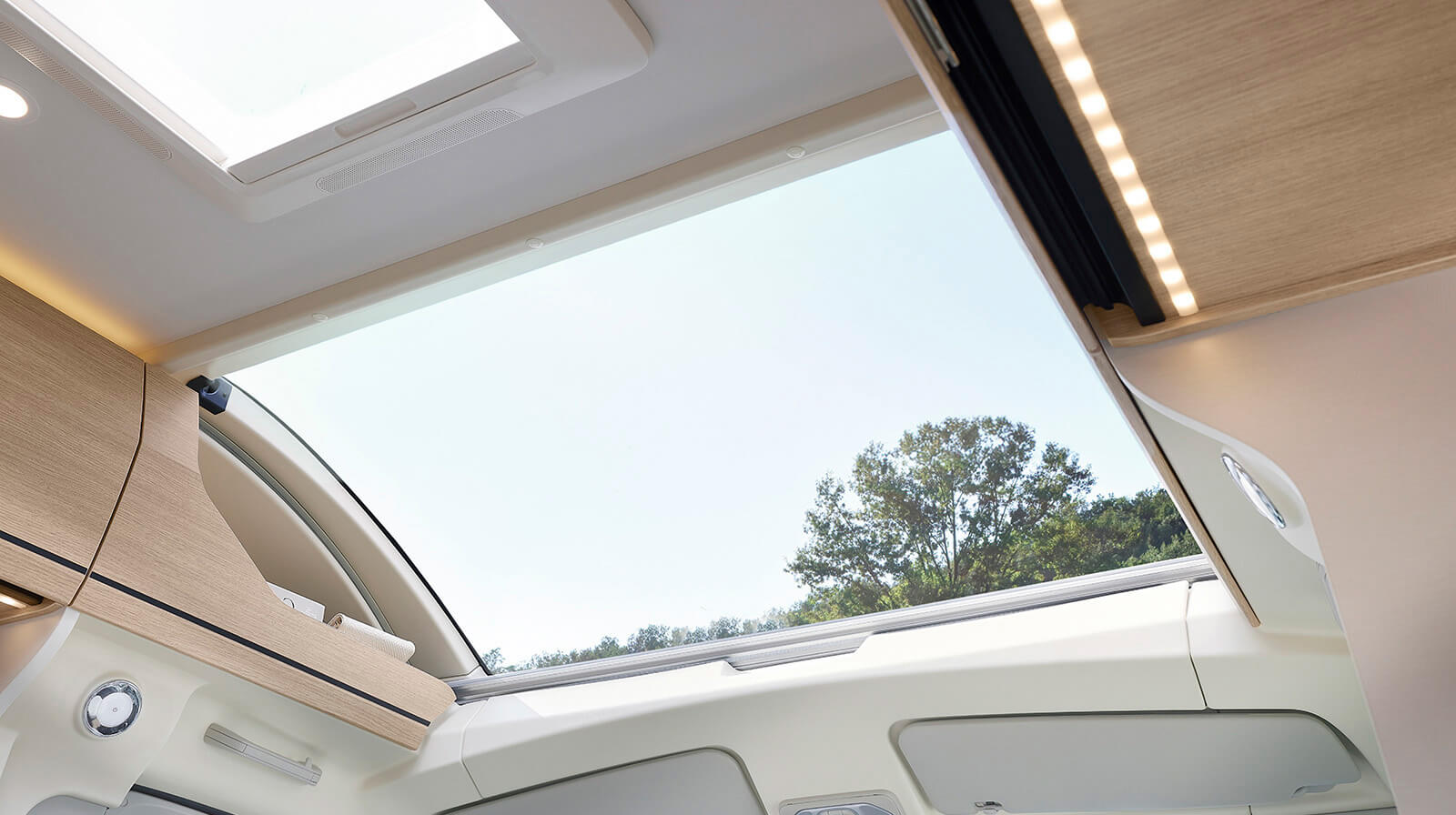 FOTOGRAFÍAS EN EL INTERIOR RAPIDO Autocaravana C66