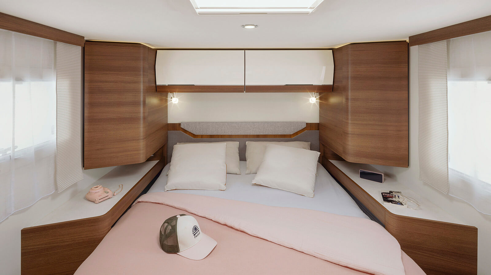 FOTOGRAFÍAS EN EL INTERIOR RAPIDO Autocaravana C86