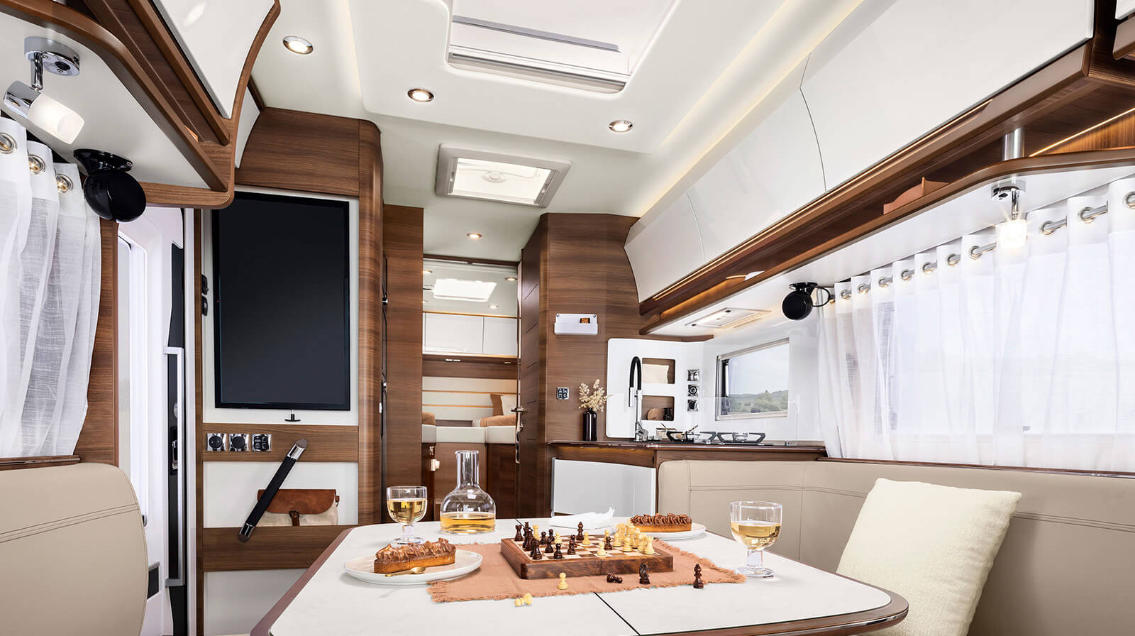 FOTOGRAFÍAS EN EL INTERIOR RAPIDO Autocaravana i166M