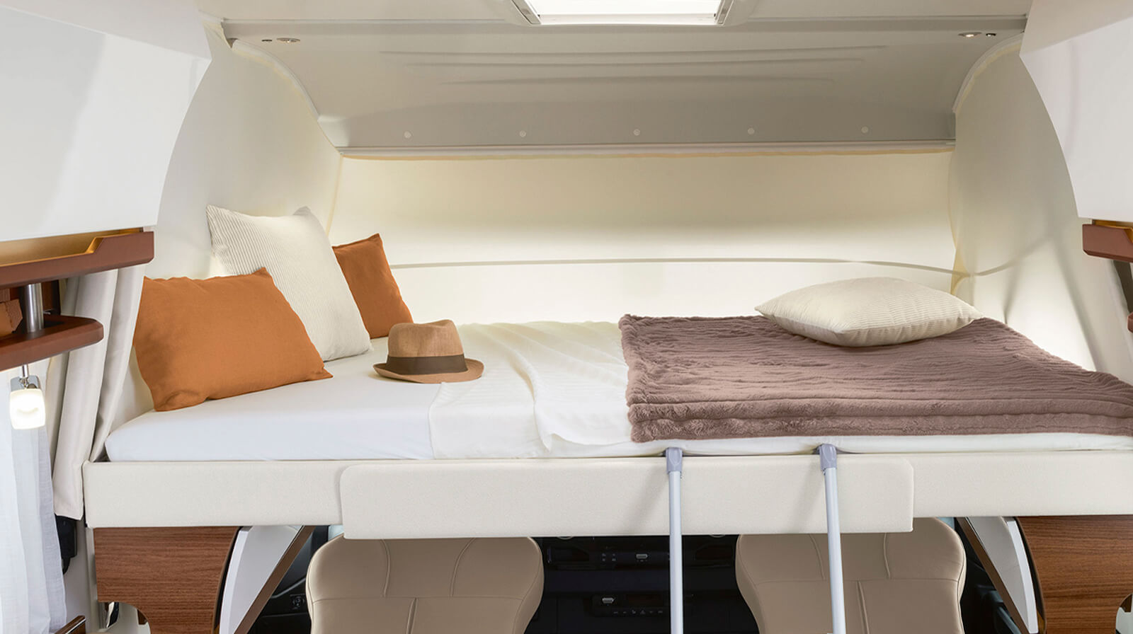 FOTOGRAFÍAS EN EL INTERIOR RAPIDO Autocaravana i166M