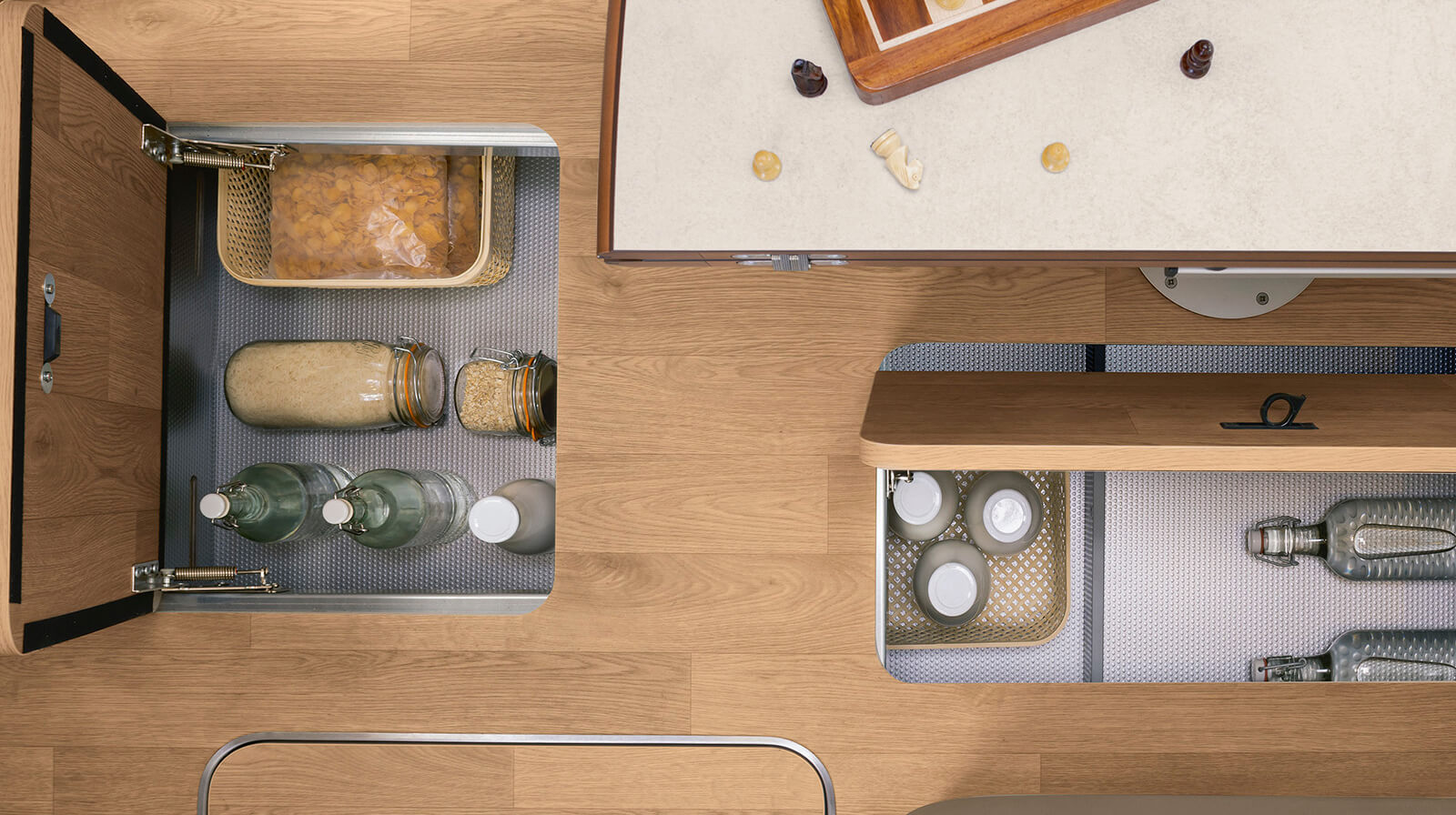 FOTOGRAFÍAS EN EL INTERIOR RAPIDO Autocaravana i166M