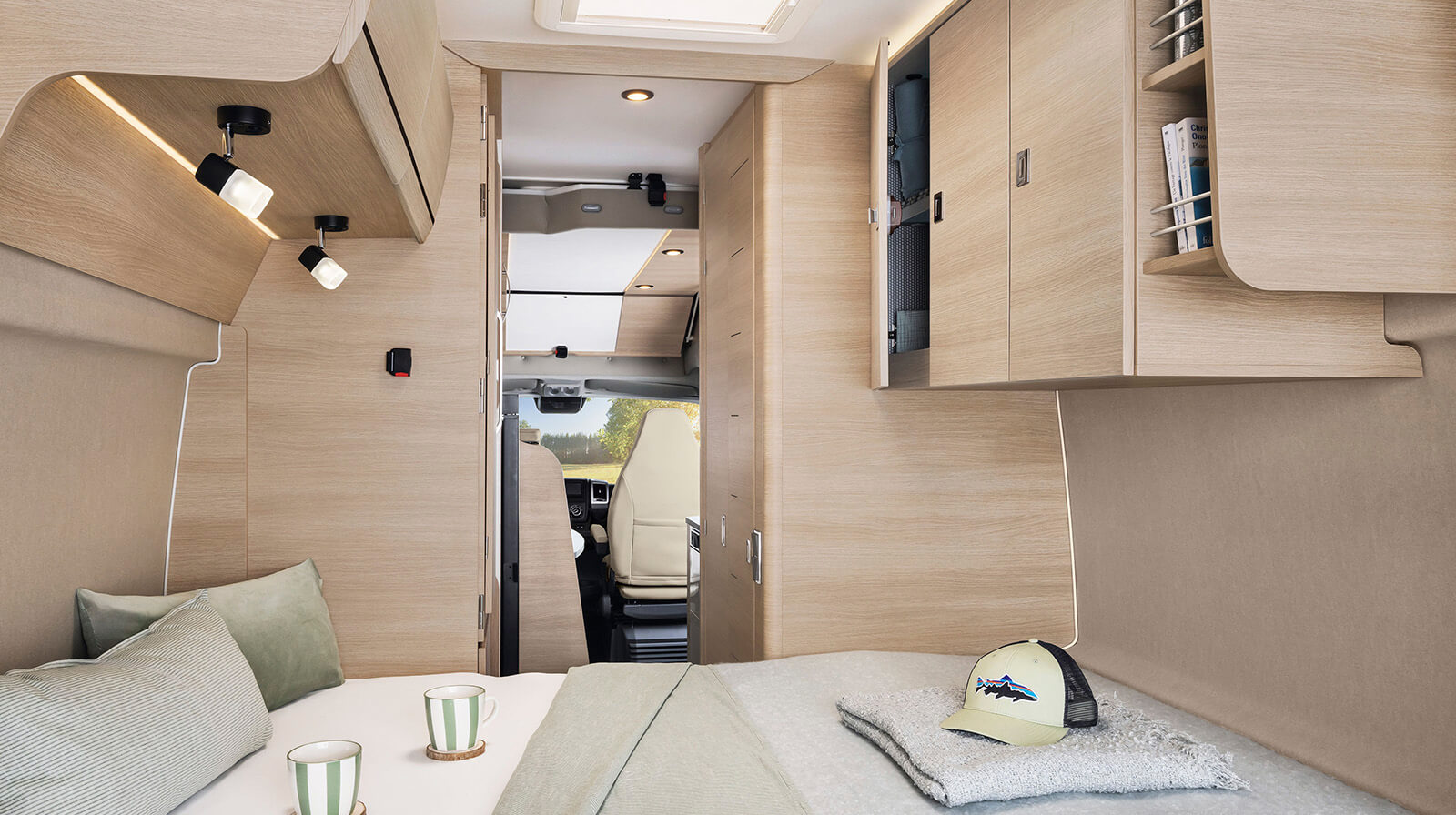 FOTOGRAFÍAS EN EL INTERIOR RAPIDO Autocaravana V65 XL