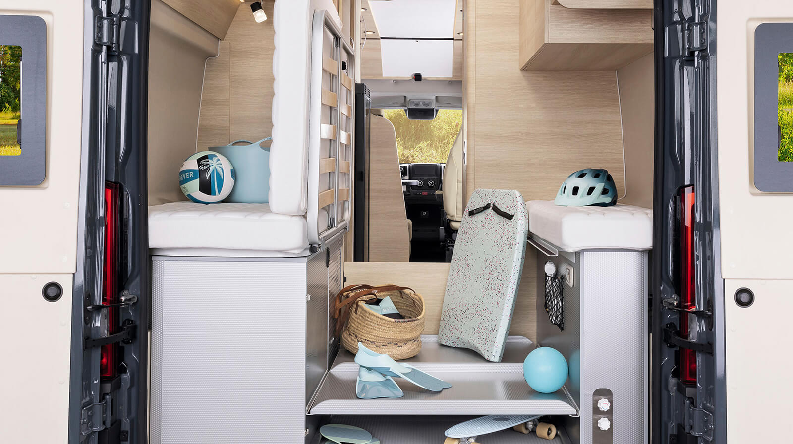 FOTOGRAFÍAS EN EL INTERIOR RAPIDO Autocaravana V65 XL