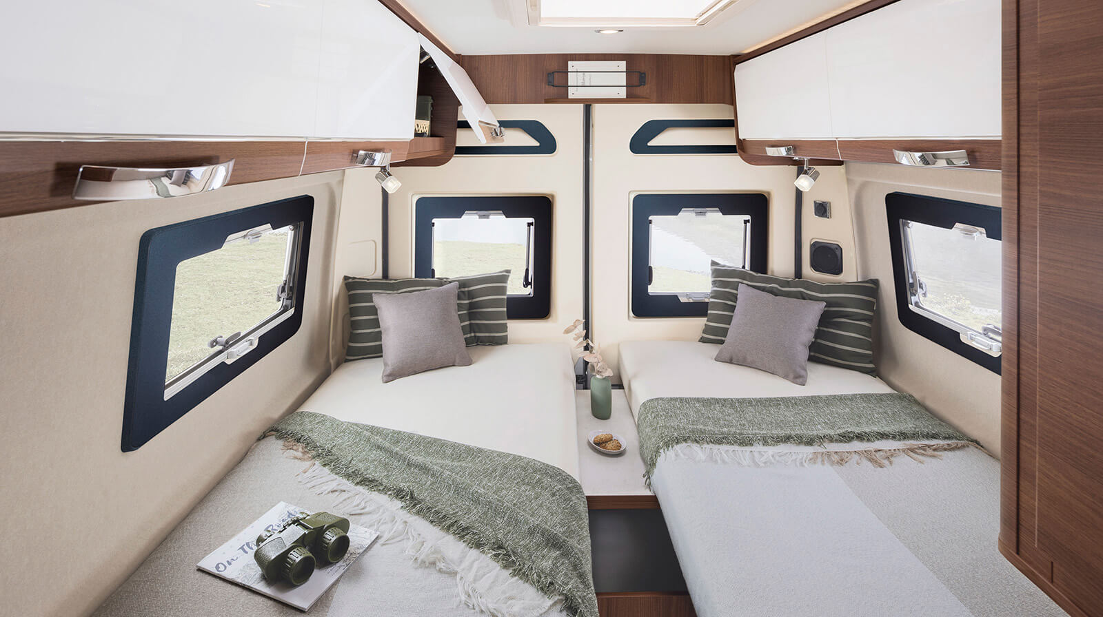 FOTOGRAFÍAS EN EL INTERIOR RAPIDO Autocaravana V68