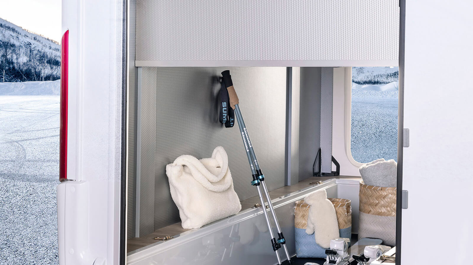 FOTOGRAFÍAS EN EL INTERIOR RAPIDO Autocaravana 850F