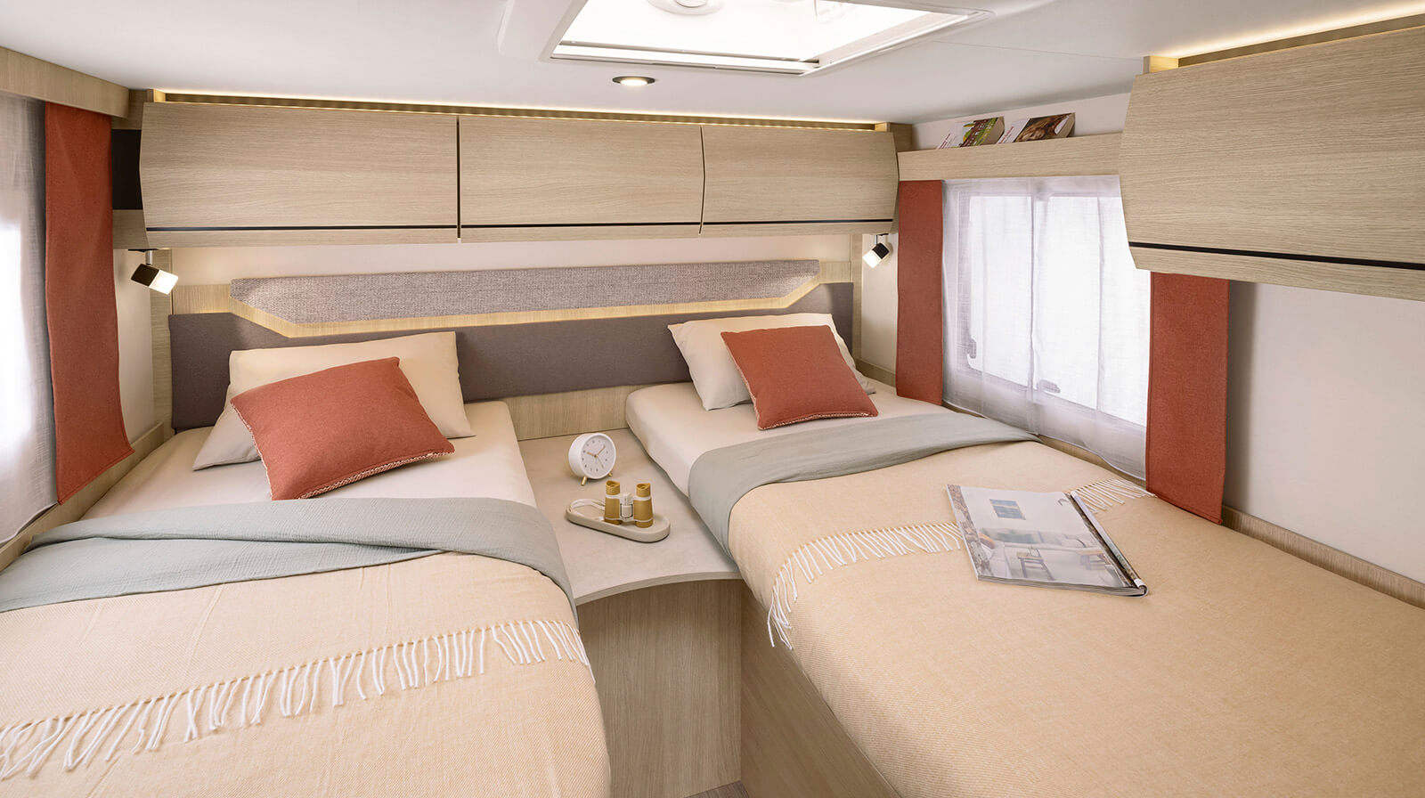 FOTOGRAFÍAS EN EL INTERIOR RAPIDO Autocaravana C55