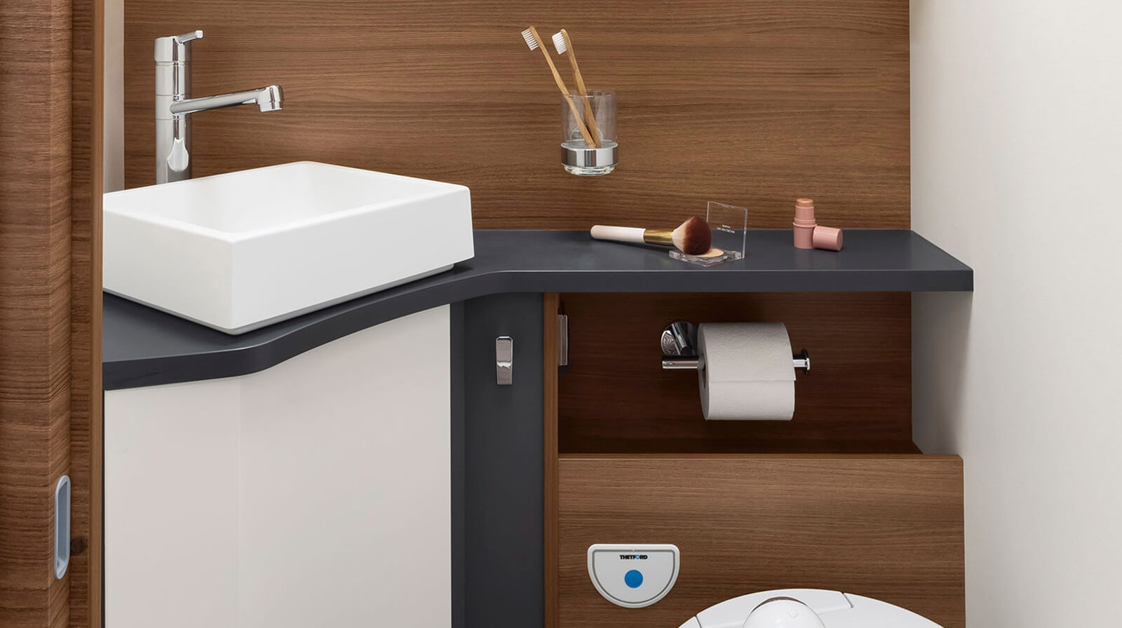 FOTOGRAFÍAS EN EL INTERIOR RAPIDO Autocaravana C86